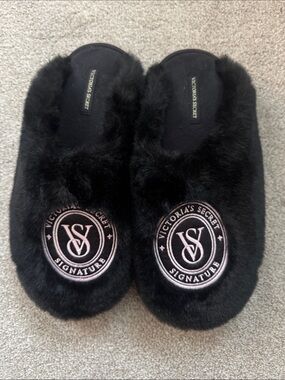 Victoria's Secret Black Faux Fur Slippers with Pink Signature Patch